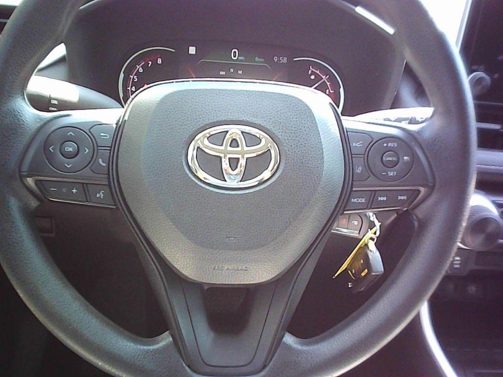 Toyota RAV4 LE 2023