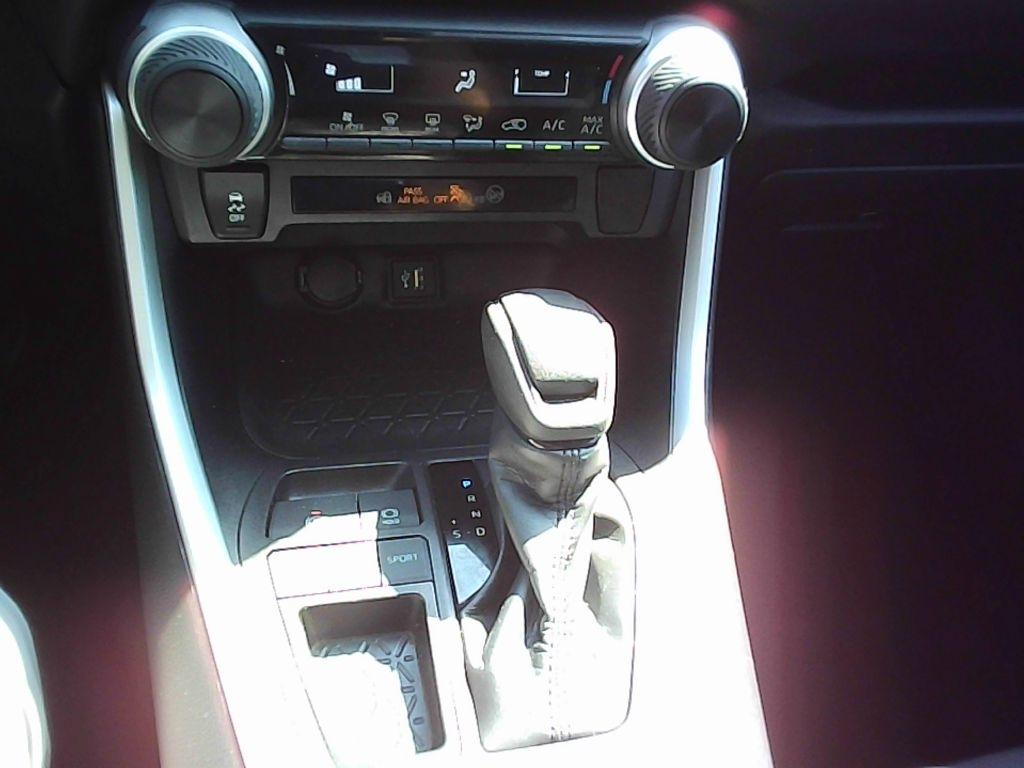 Toyota RAV4 LE 2023