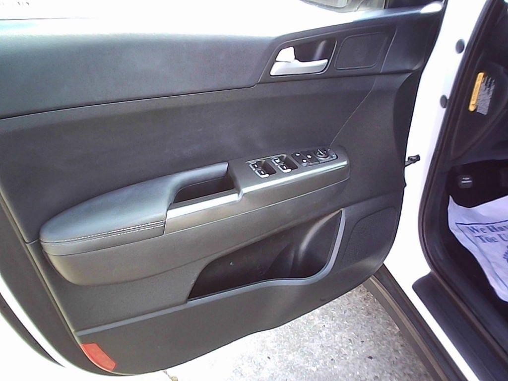 Kia Sportage LX FWD 2021