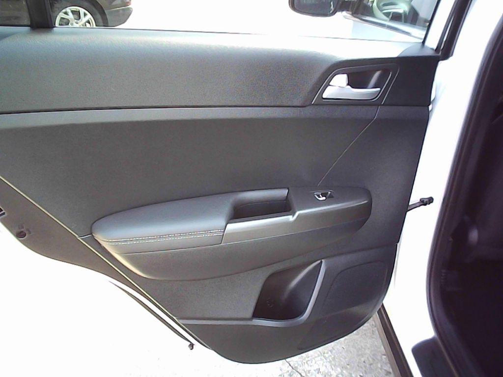 Kia Sportage LX FWD 2021