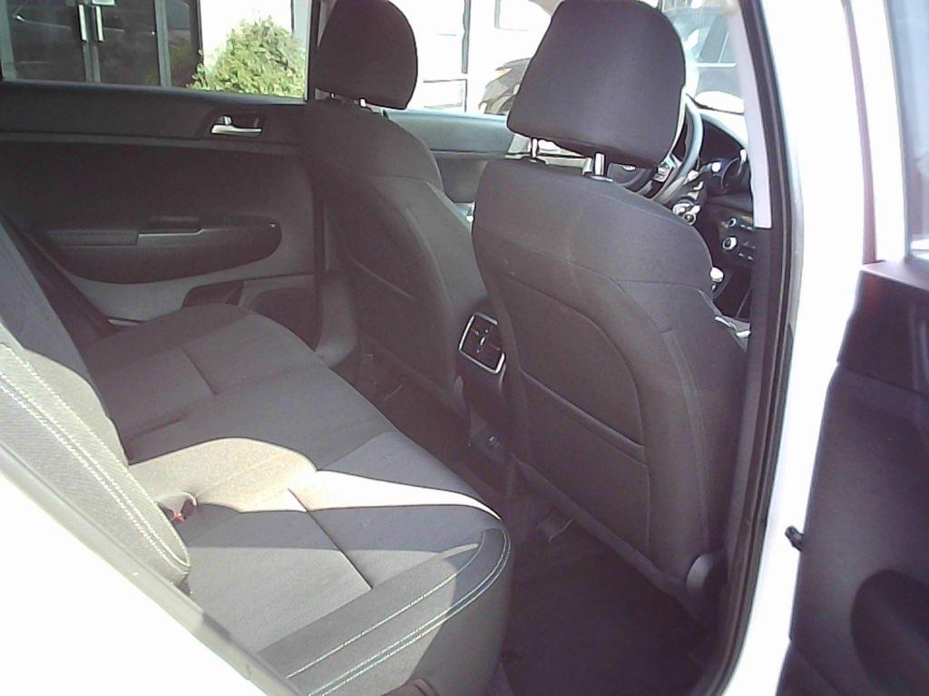 Kia Sportage LX FWD 2021
