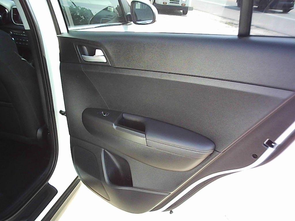 Kia Sportage LX FWD 2021