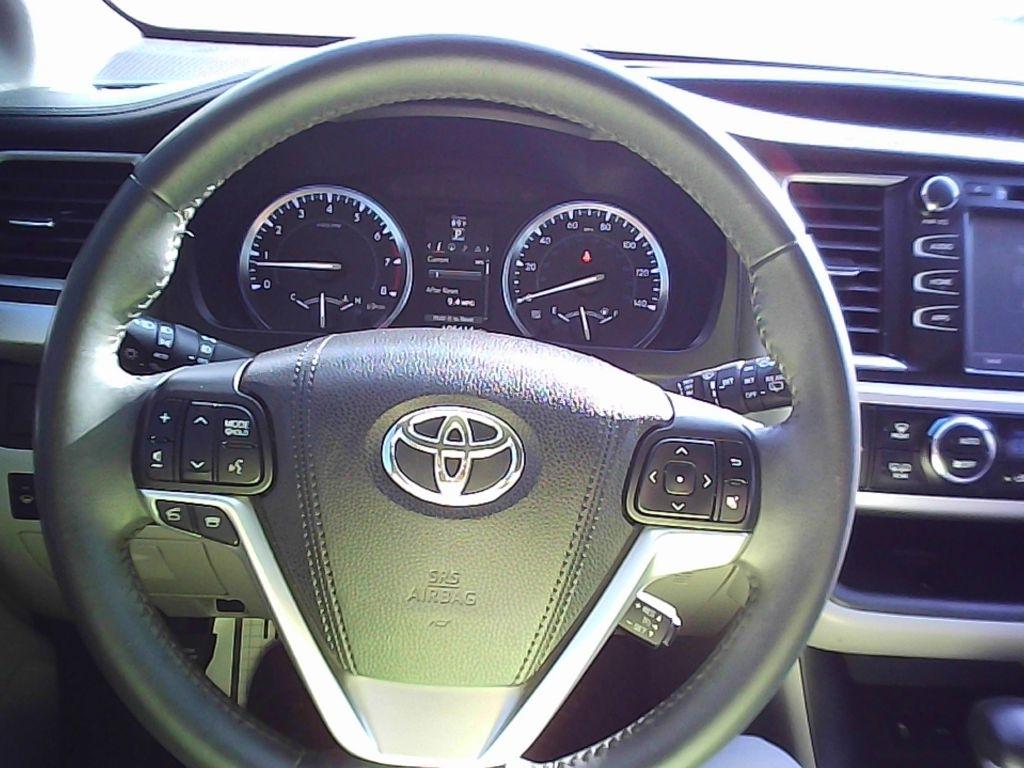 Toyota Highlander XLE FWD V6 2016