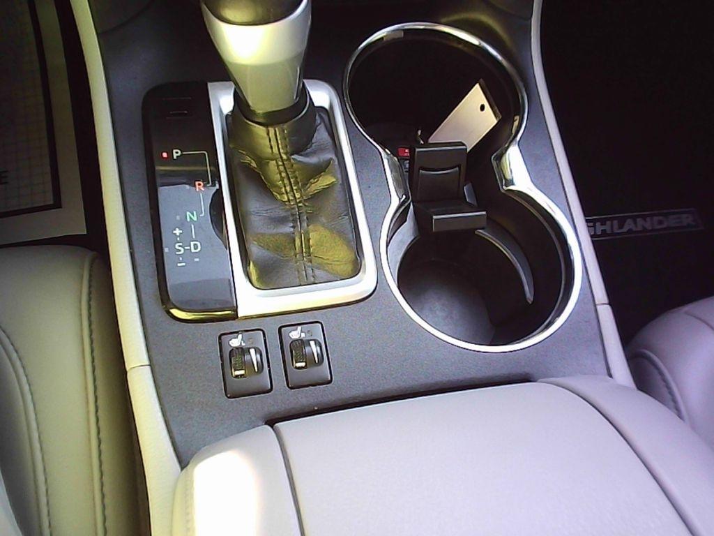 Toyota Highlander XLE FWD V6 2016