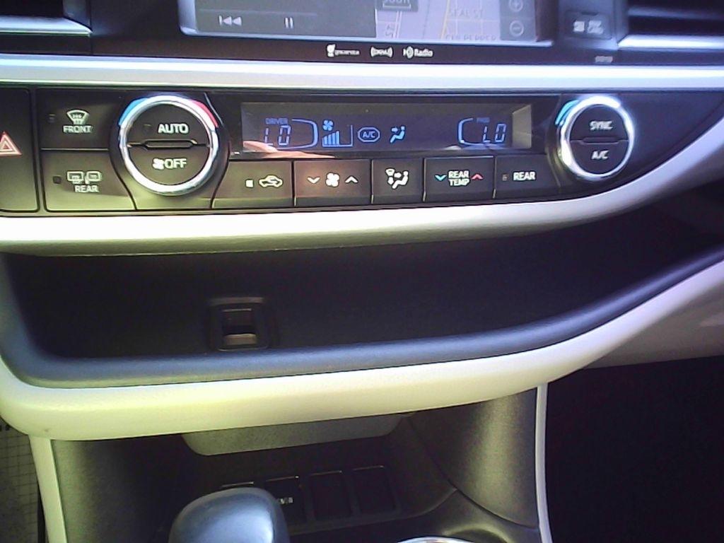 Toyota Highlander XLE FWD V6 2016