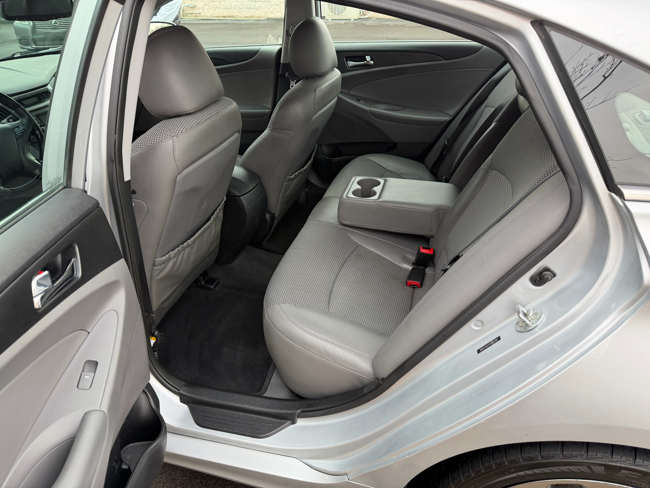 Hyundai Sonata SE Auto 2012