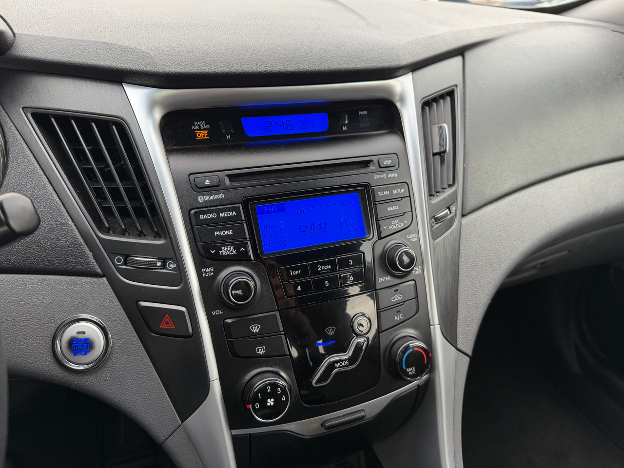 Hyundai Sonata SE Auto 2012