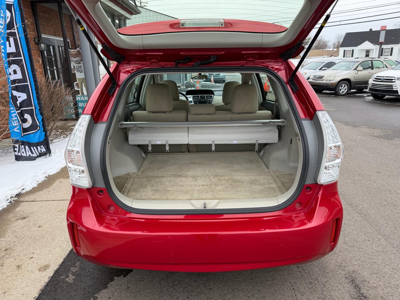 Toyota Prius V Five 2013