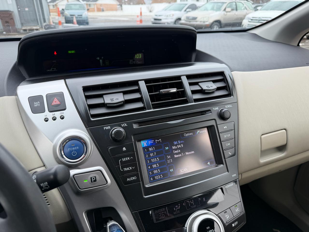 Toyota Prius V Five 2013