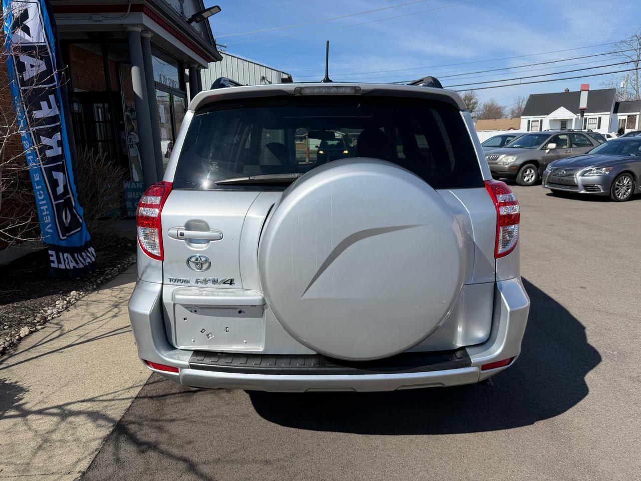 Toyota RAV4 Limited V6 2WD 2010