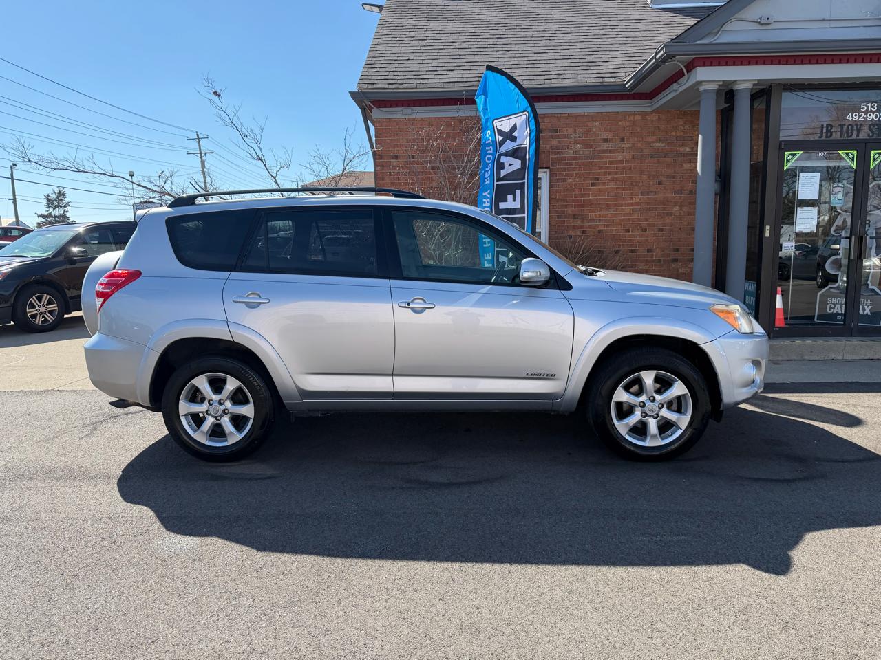 Toyota RAV4 Limited V6 2WD 2010