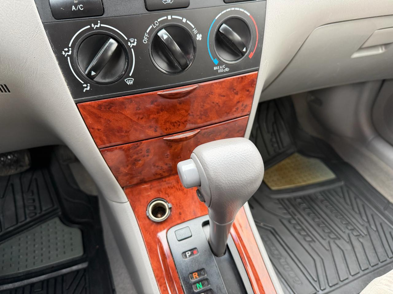 Toyota Corolla LE 2007