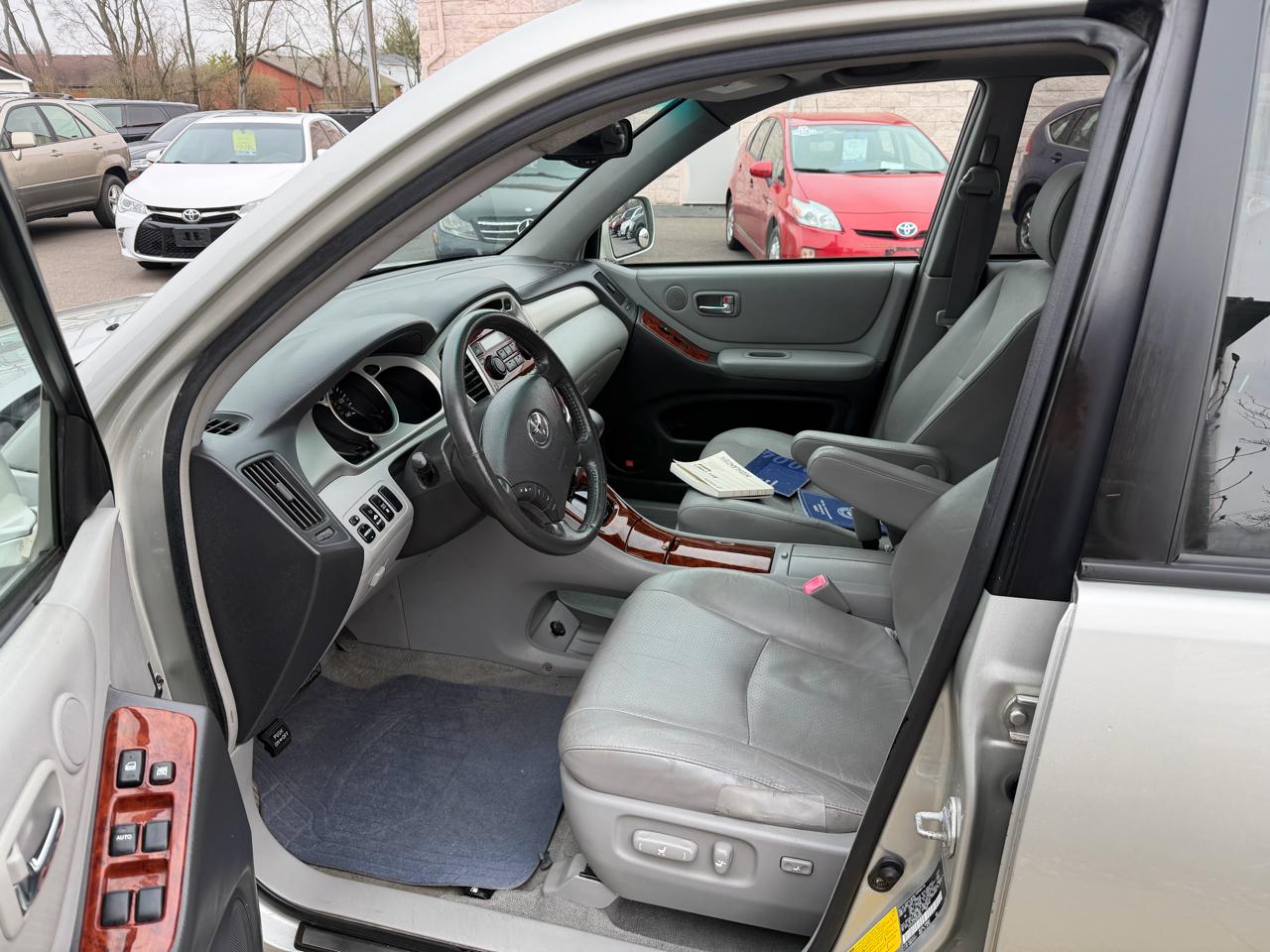 Toyota Highlander Limited V6 4WD 2004