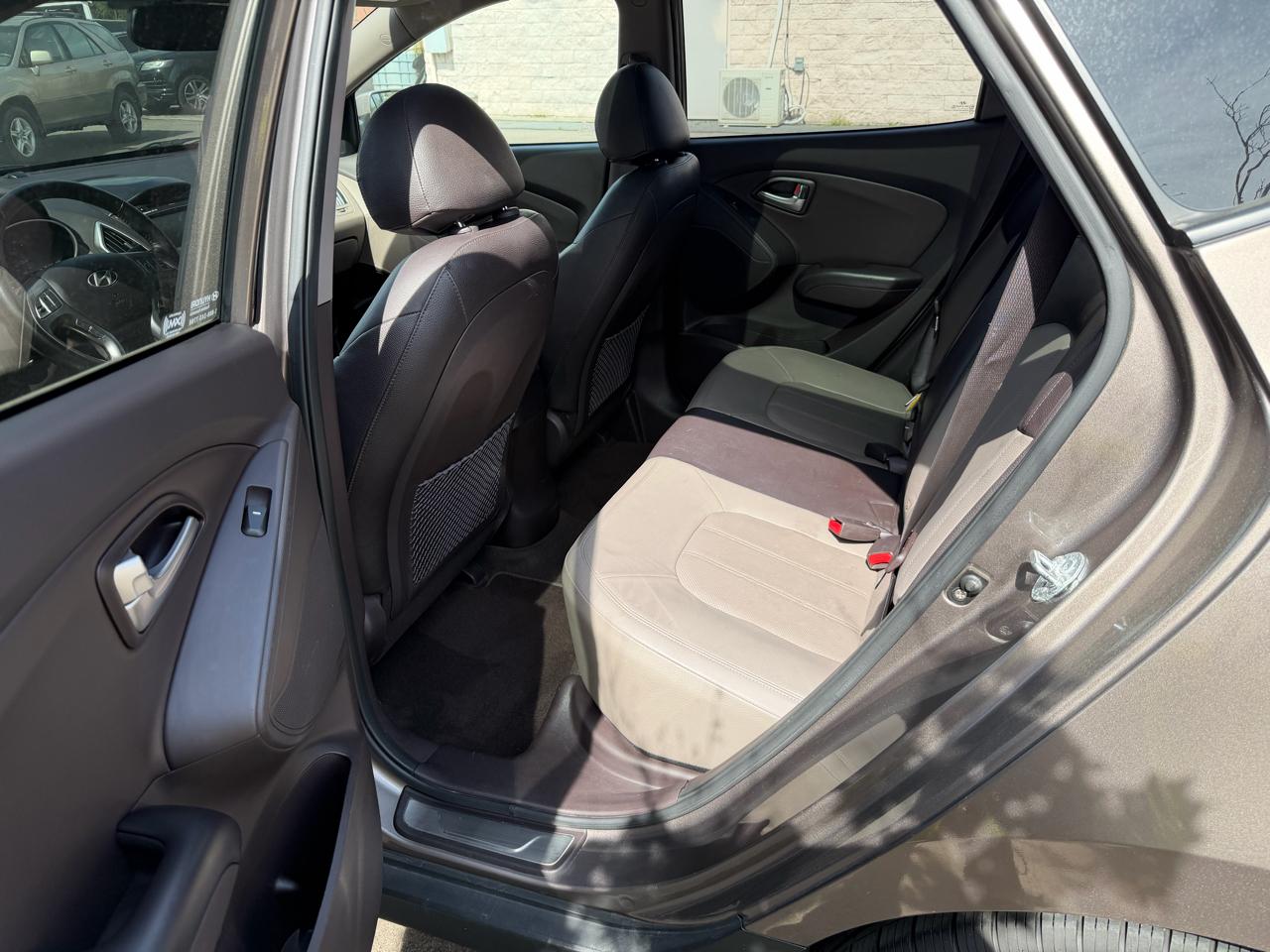 Hyundai Tucson Limited 2WD 2011