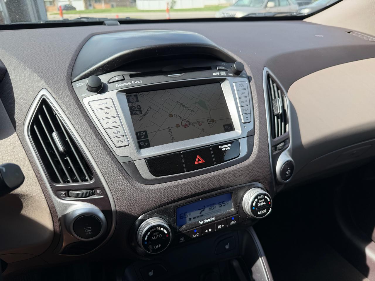 Hyundai Tucson Limited 2WD 2011