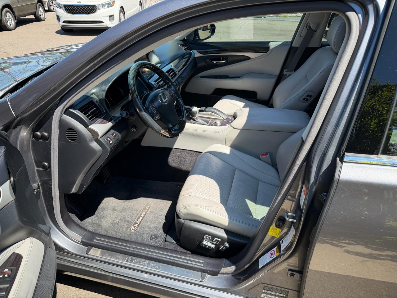 Lexus LS 460 Luxury Sedan 2016