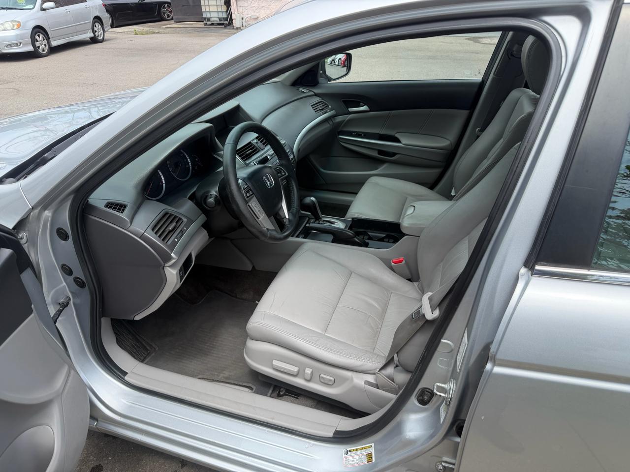 Honda Accord EX-L V-6 Sedan AT 2010