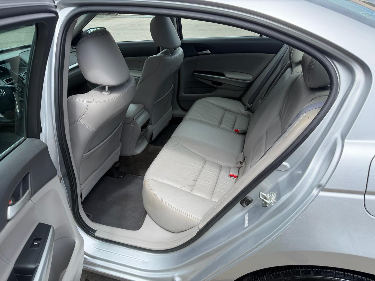 Honda Accord EX-L V-6 Sedan AT 2010