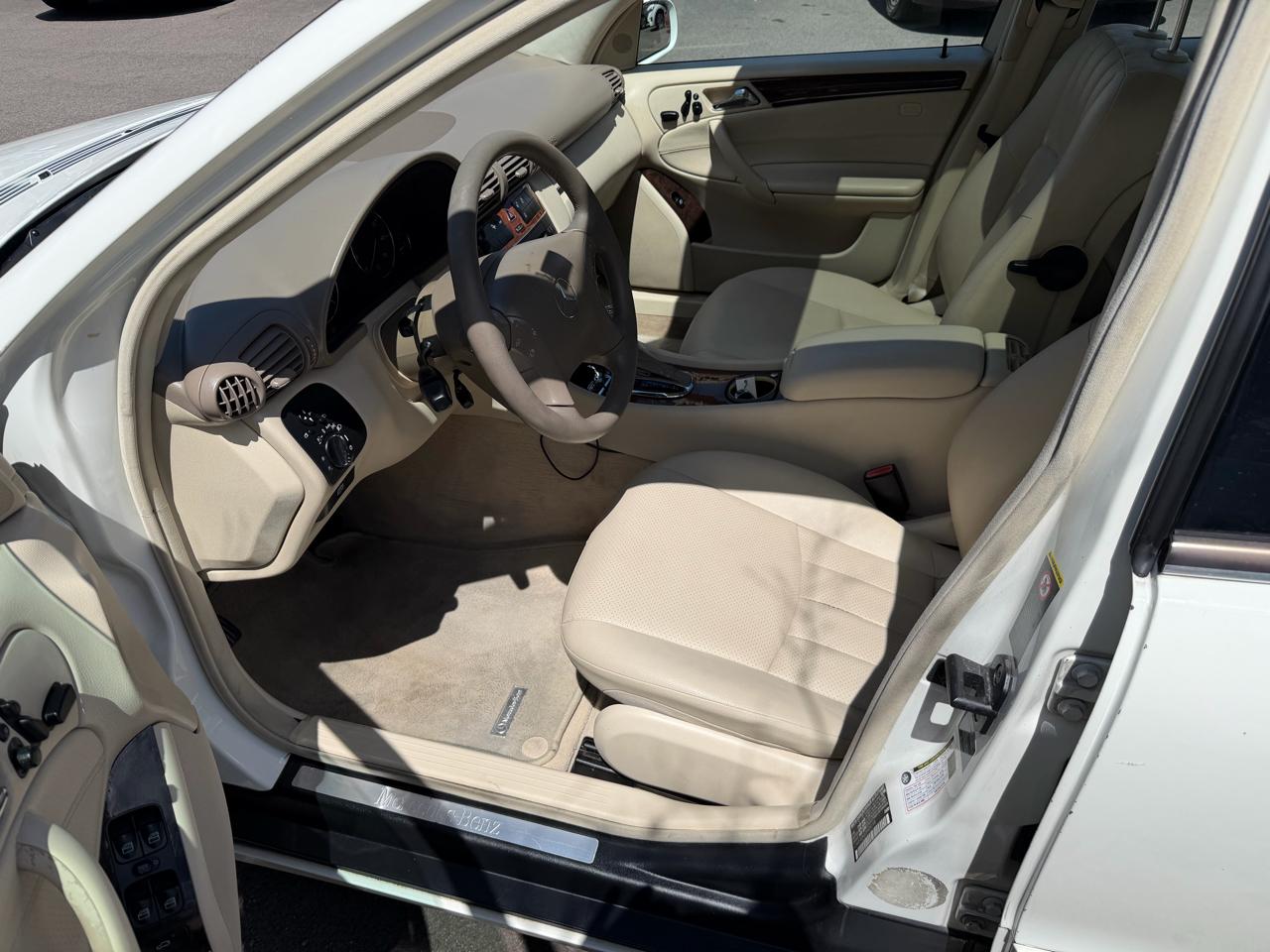 Mercedes-Benz C-Class C280 Luxury Sedan 4Matic 2007
