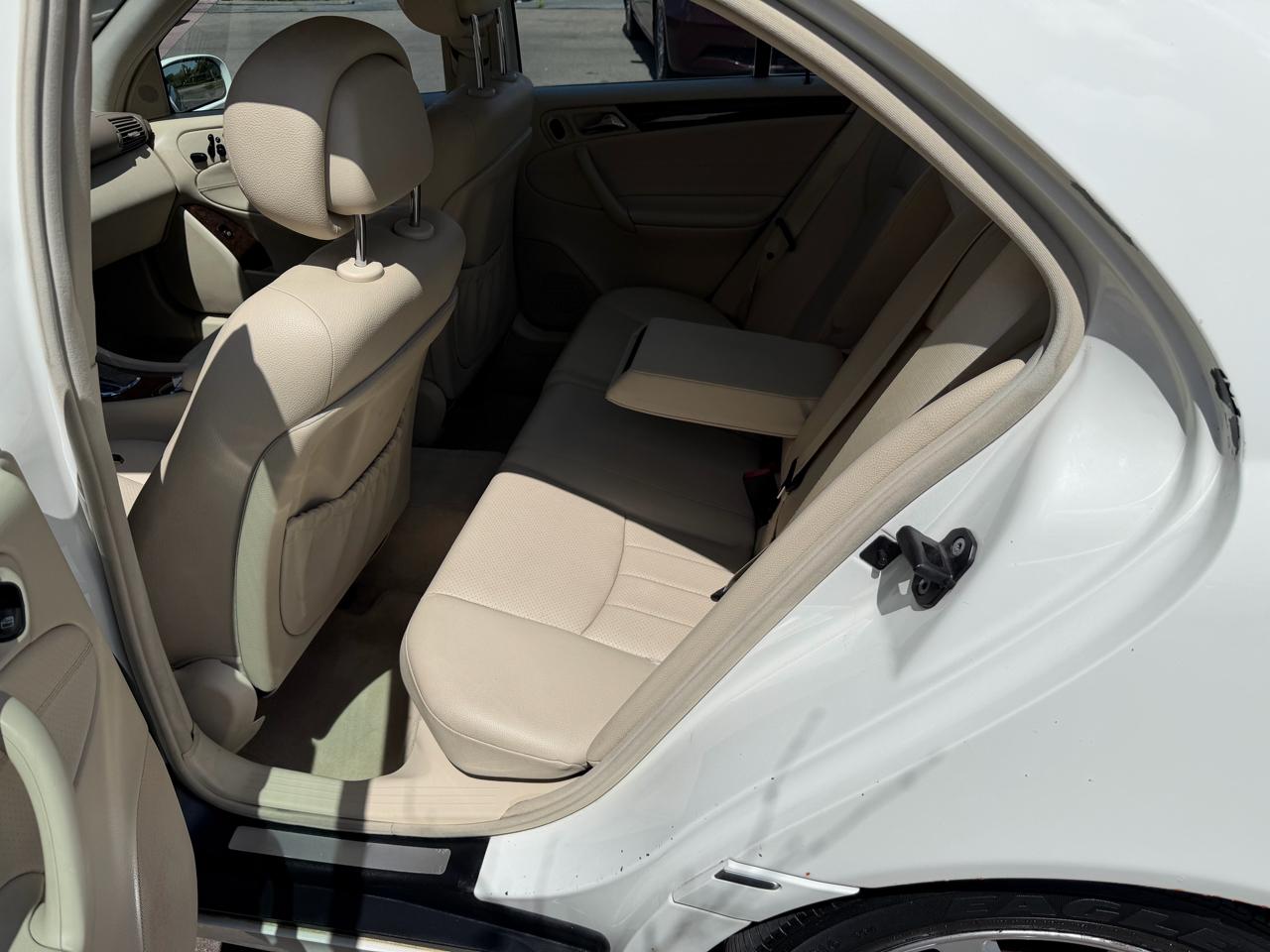 Mercedes-Benz C-Class C280 Luxury Sedan 4Matic 2007