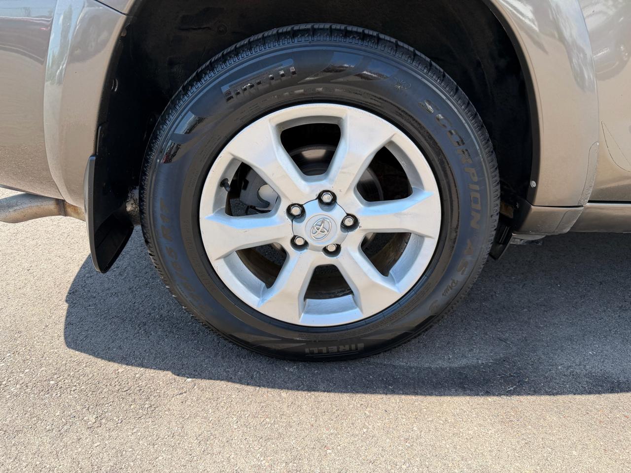 Toyota RAV4 Limited V6 4WD 2009