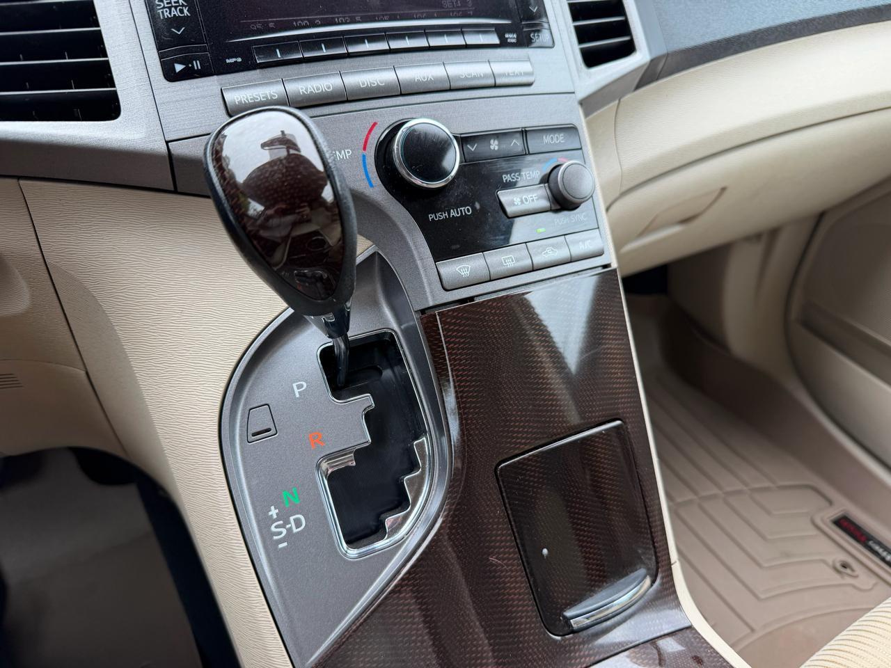 Toyota Venza  2011