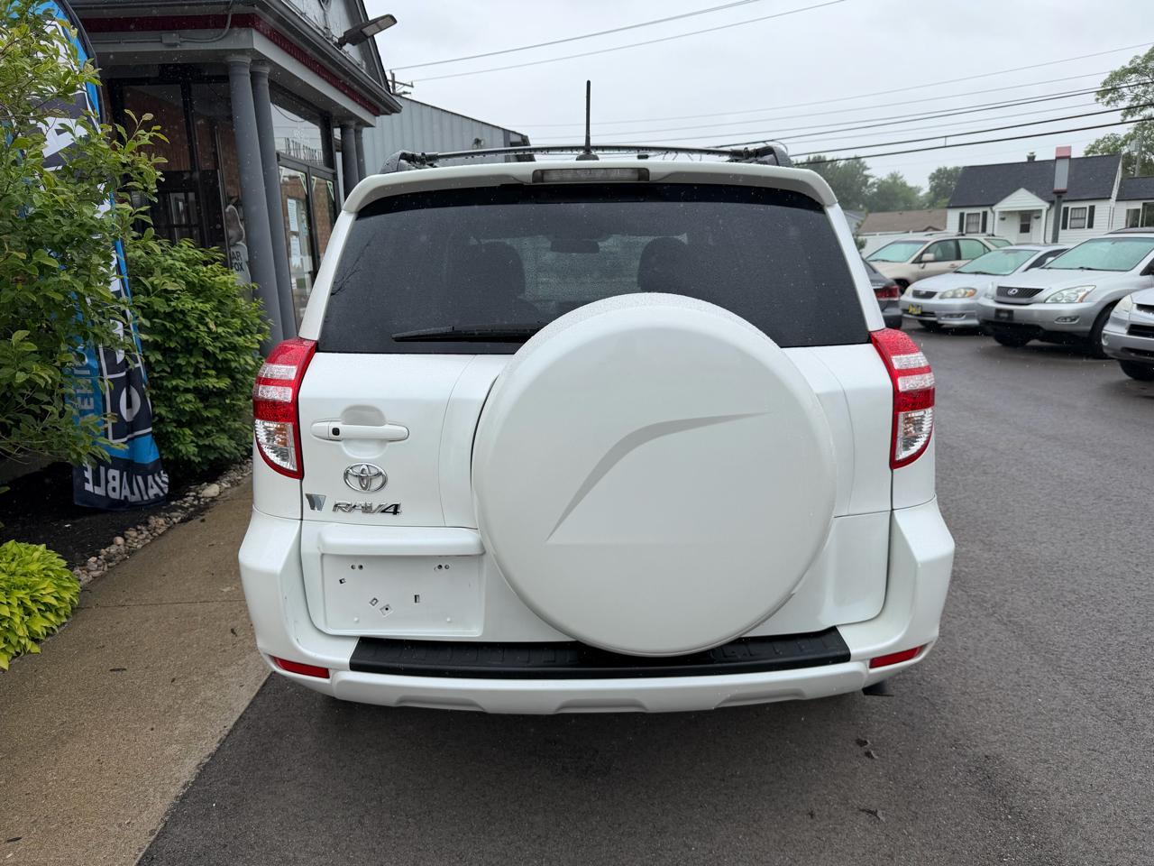 Toyota RAV4 Limited I4 2WD 2012