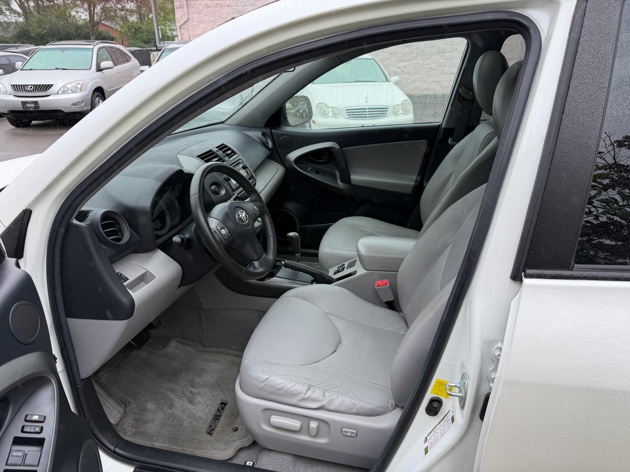 Toyota RAV4 Limited I4 2WD 2012