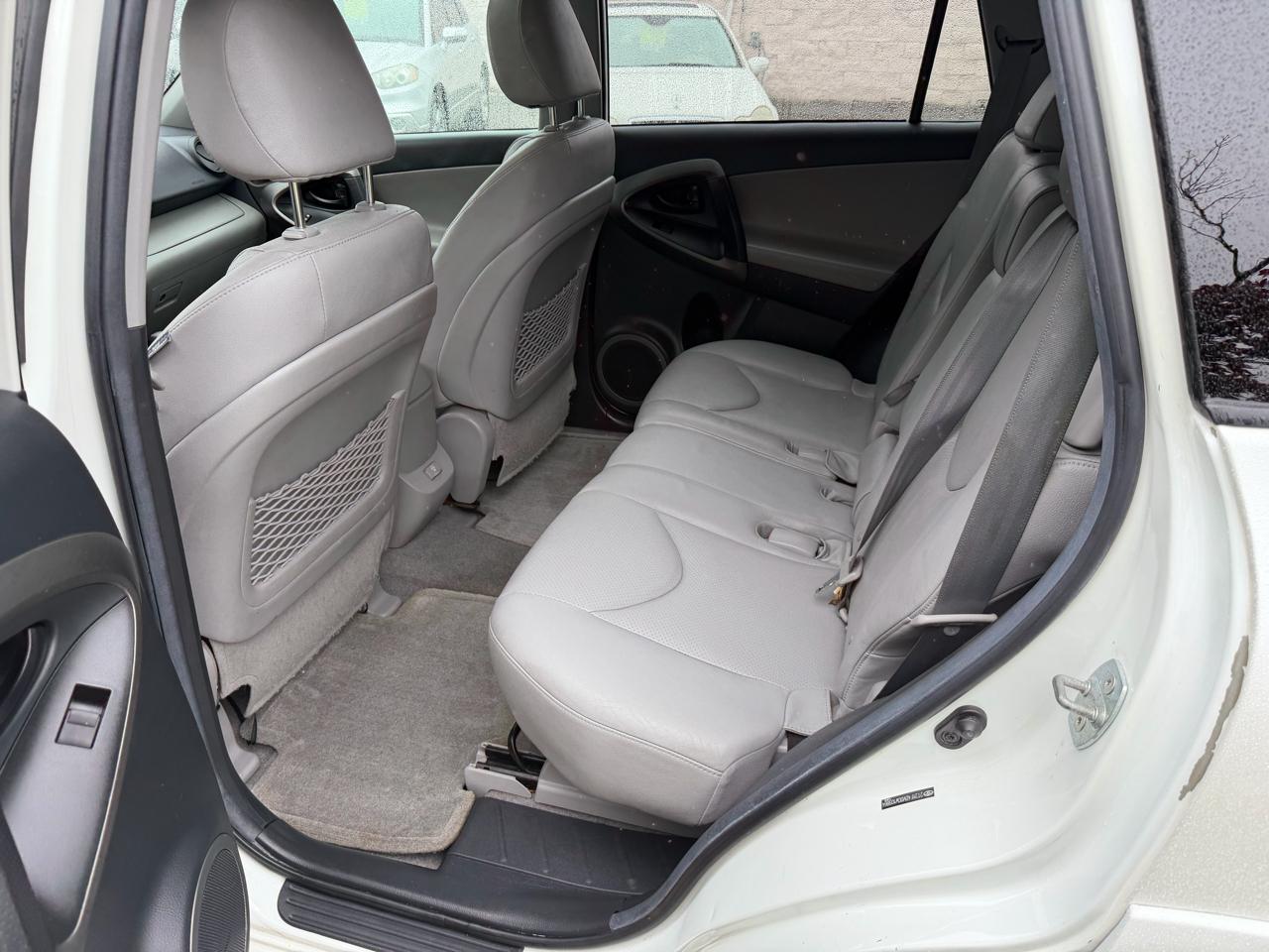 Toyota RAV4 Limited I4 2WD 2012