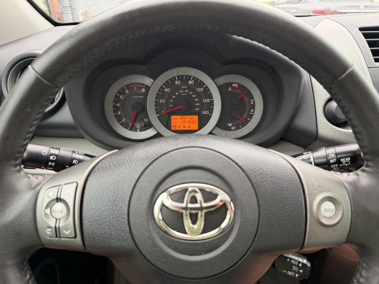 Toyota RAV4 Limited I4 2WD 2012