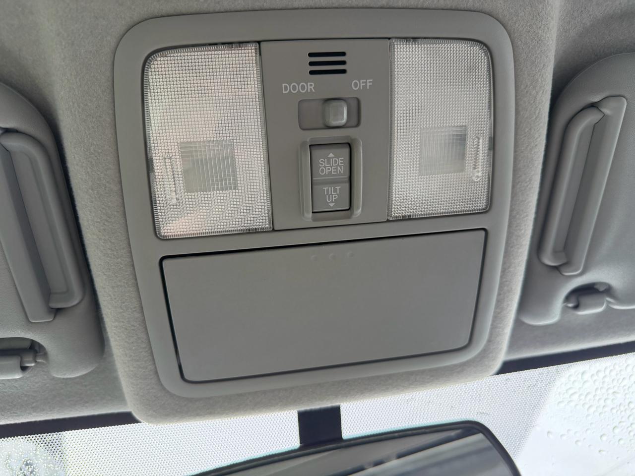 Toyota RAV4 Limited I4 2WD 2012