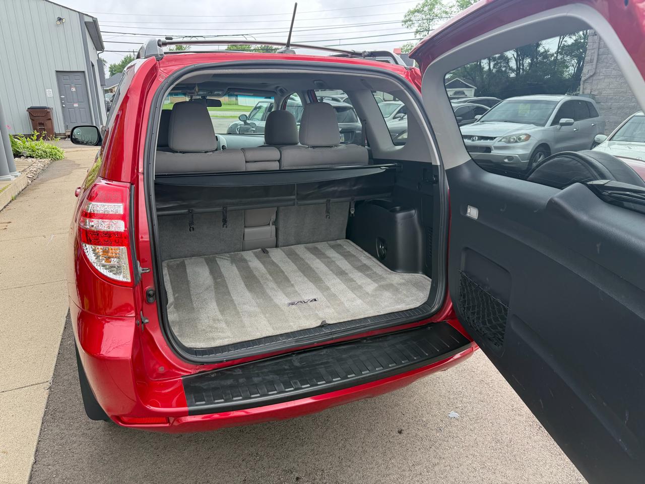 Toyota RAV4 Base I4 4WD 2012