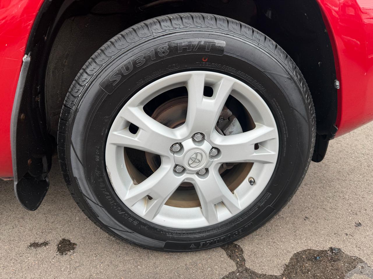 Toyota RAV4 Base I4 4WD 2012