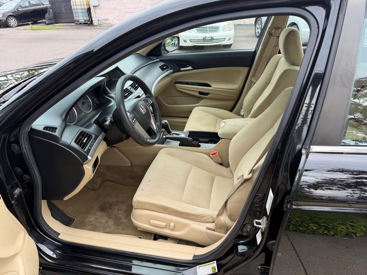 Honda Accord LX-P Sedan AT 2012