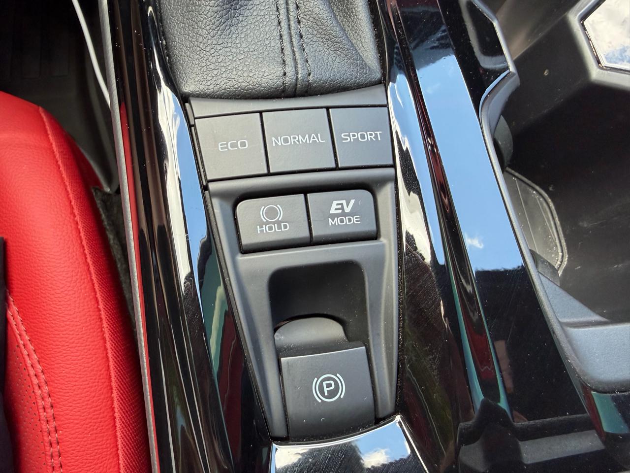 Toyota Camry Hybrid XSE 2026