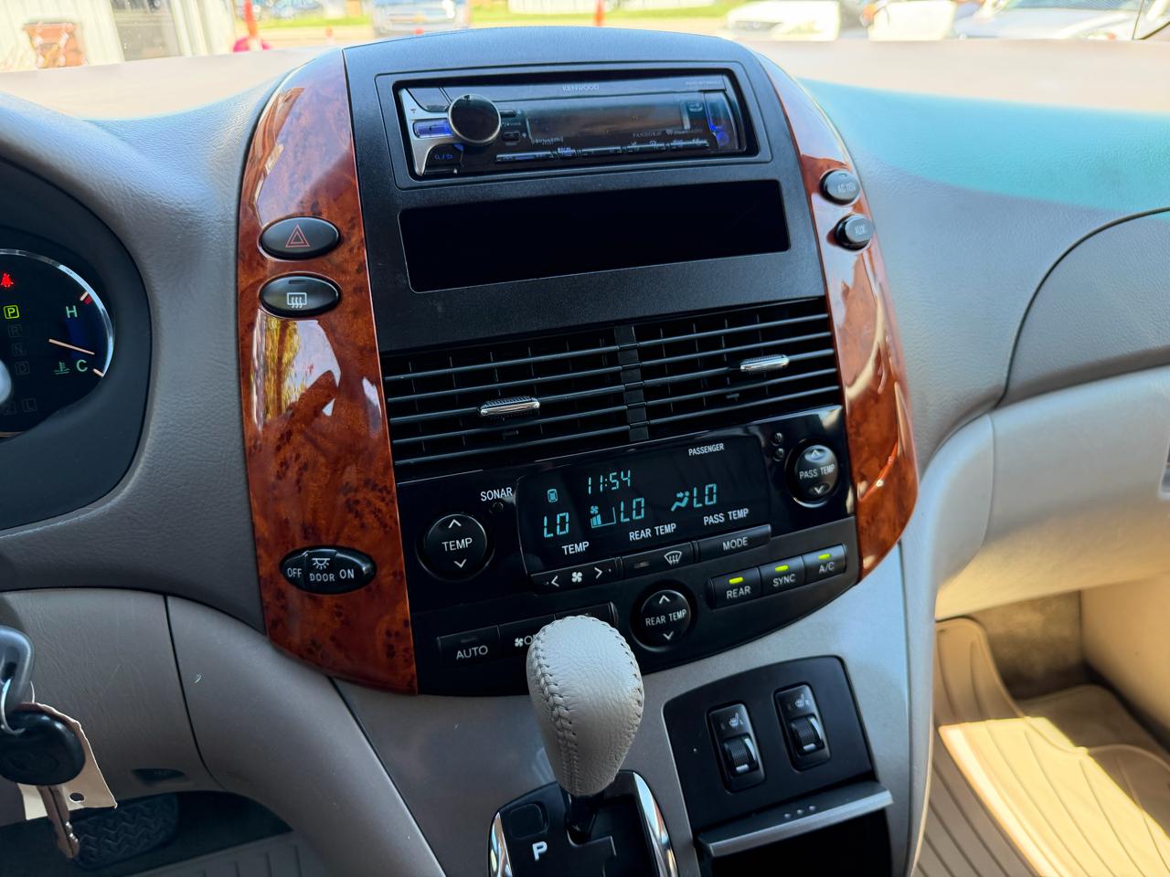 Toyota Sienna XLE Limited FWD 2008