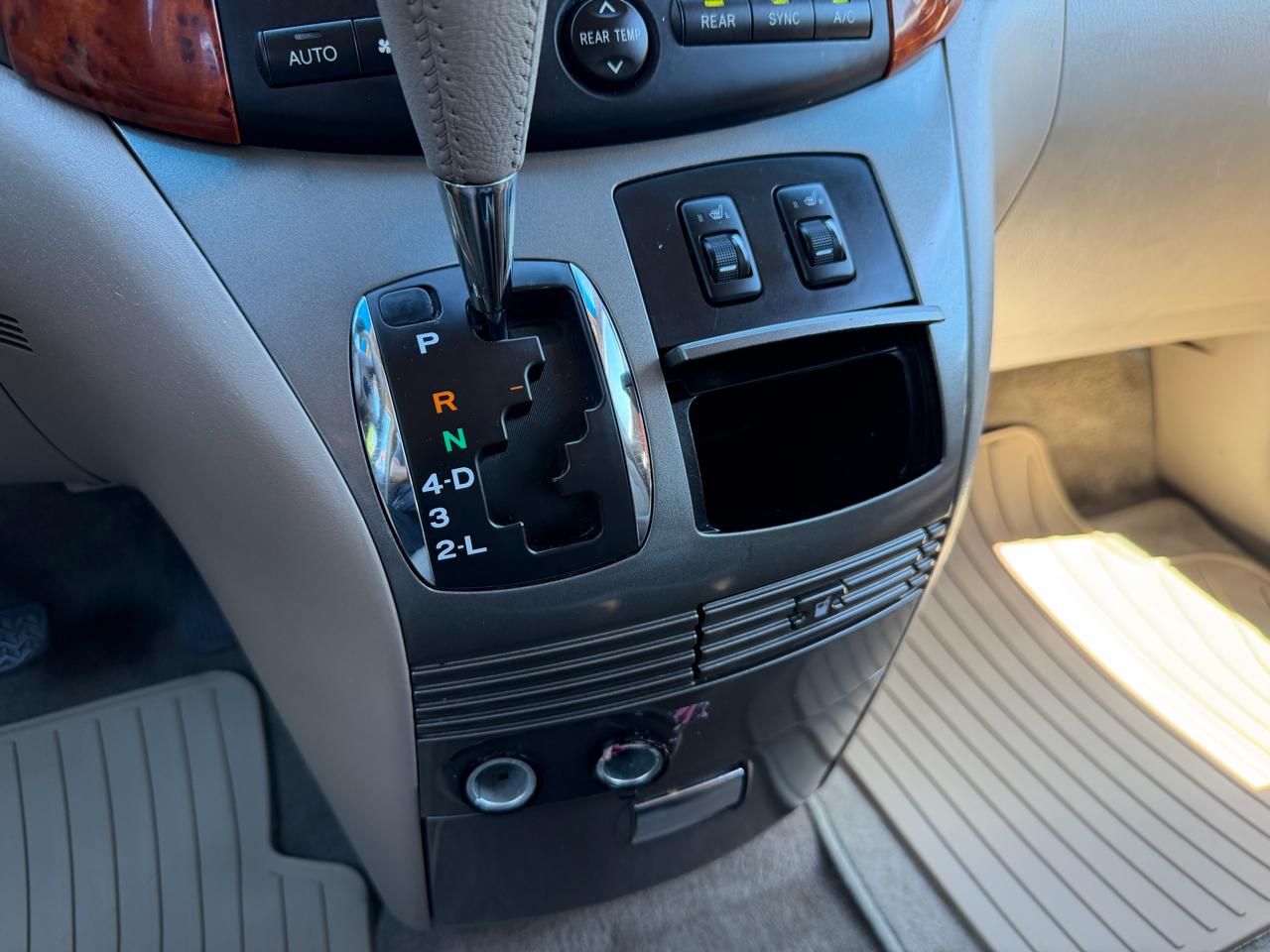 Toyota Sienna XLE Limited FWD 2008