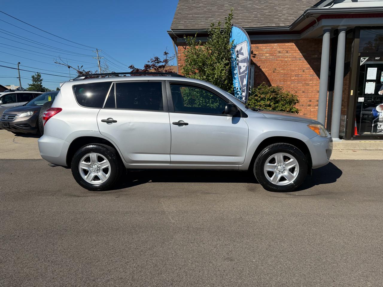 Toyota RAV4 Base I4 2WD 2010