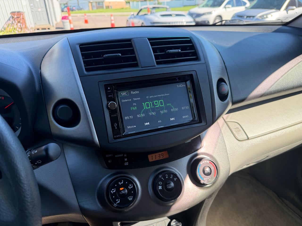 Toyota RAV4 Base I4 2WD 2010