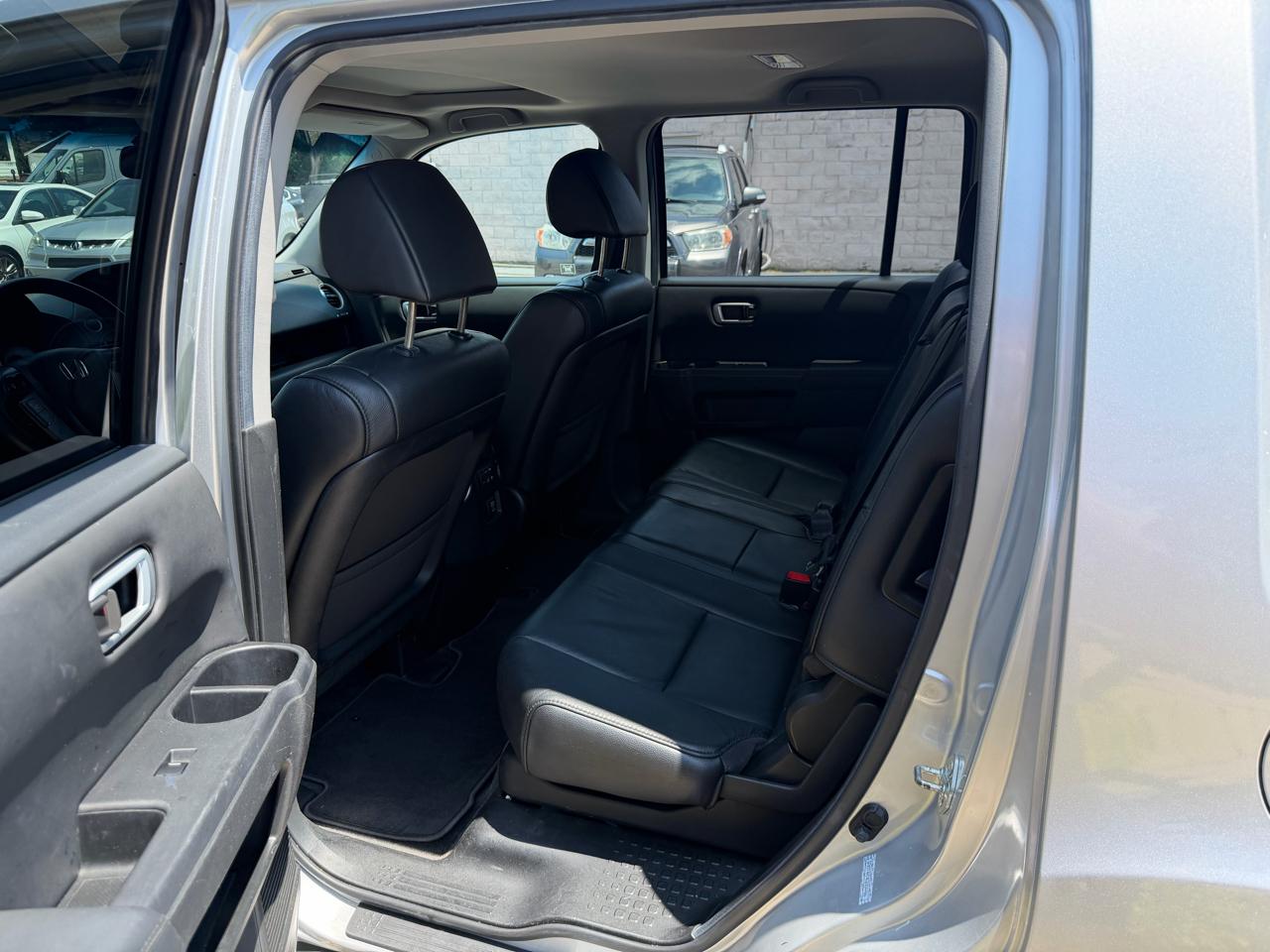 Honda Pilot EX-L 4WD 5-Spd AT with Navigation 2012