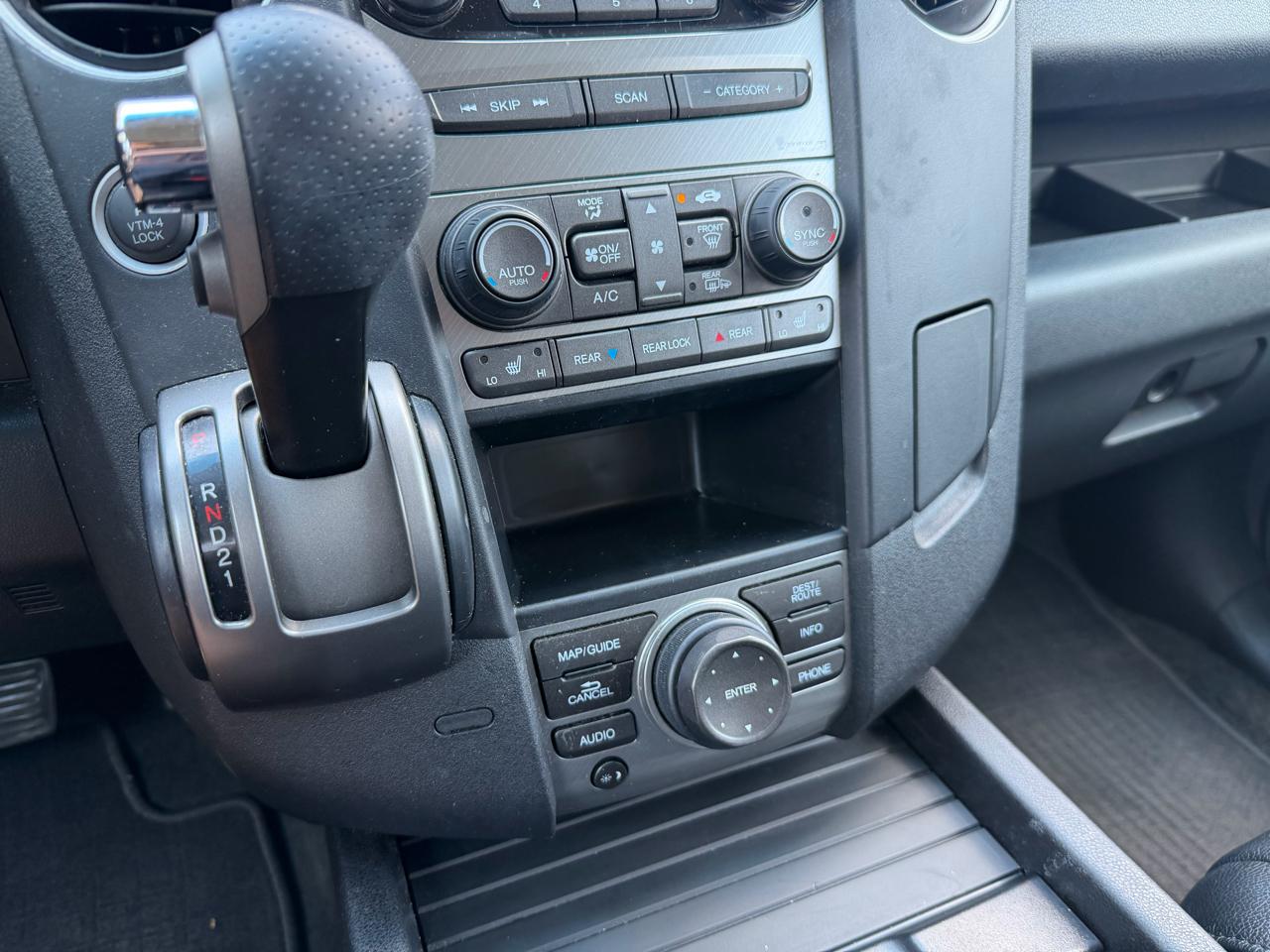 Honda Pilot EX-L 4WD 5-Spd AT with Navigation 2012