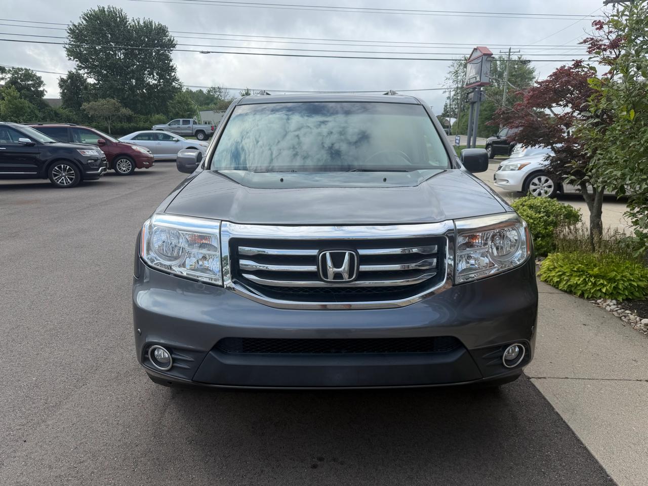 Honda Pilot Touring 4WD 5-Spd AT with DVD 2014