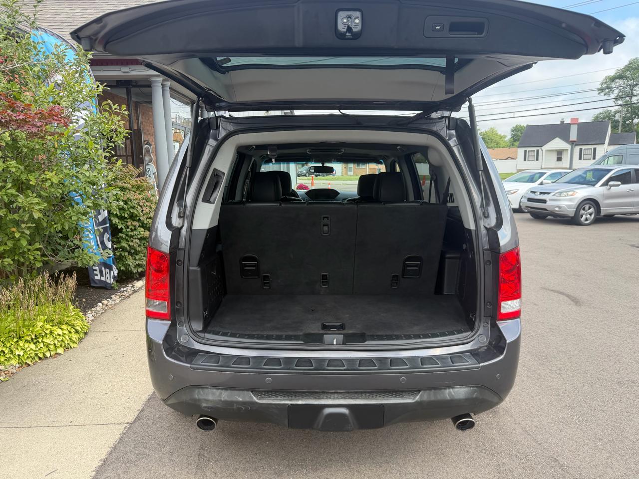 Honda Pilot Touring 4WD 5-Spd AT with DVD 2014