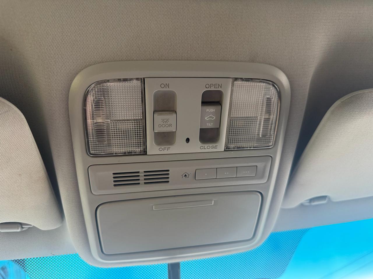 Honda Pilot Touring 4WD 5-Spd AT with DVD 2014