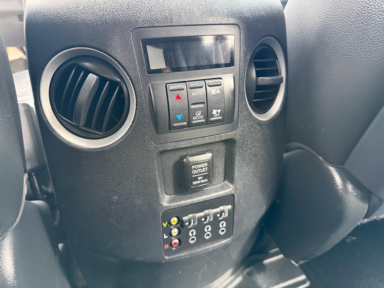 Honda Pilot Touring 4WD 5-Spd AT with DVD 2014