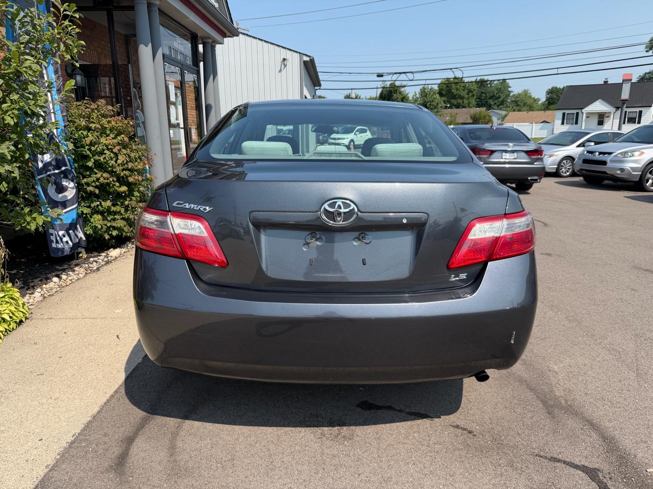 Toyota Camry LE 5-Spd AT 2009