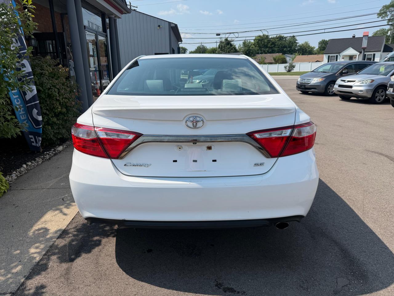 Toyota Camry SE 2017