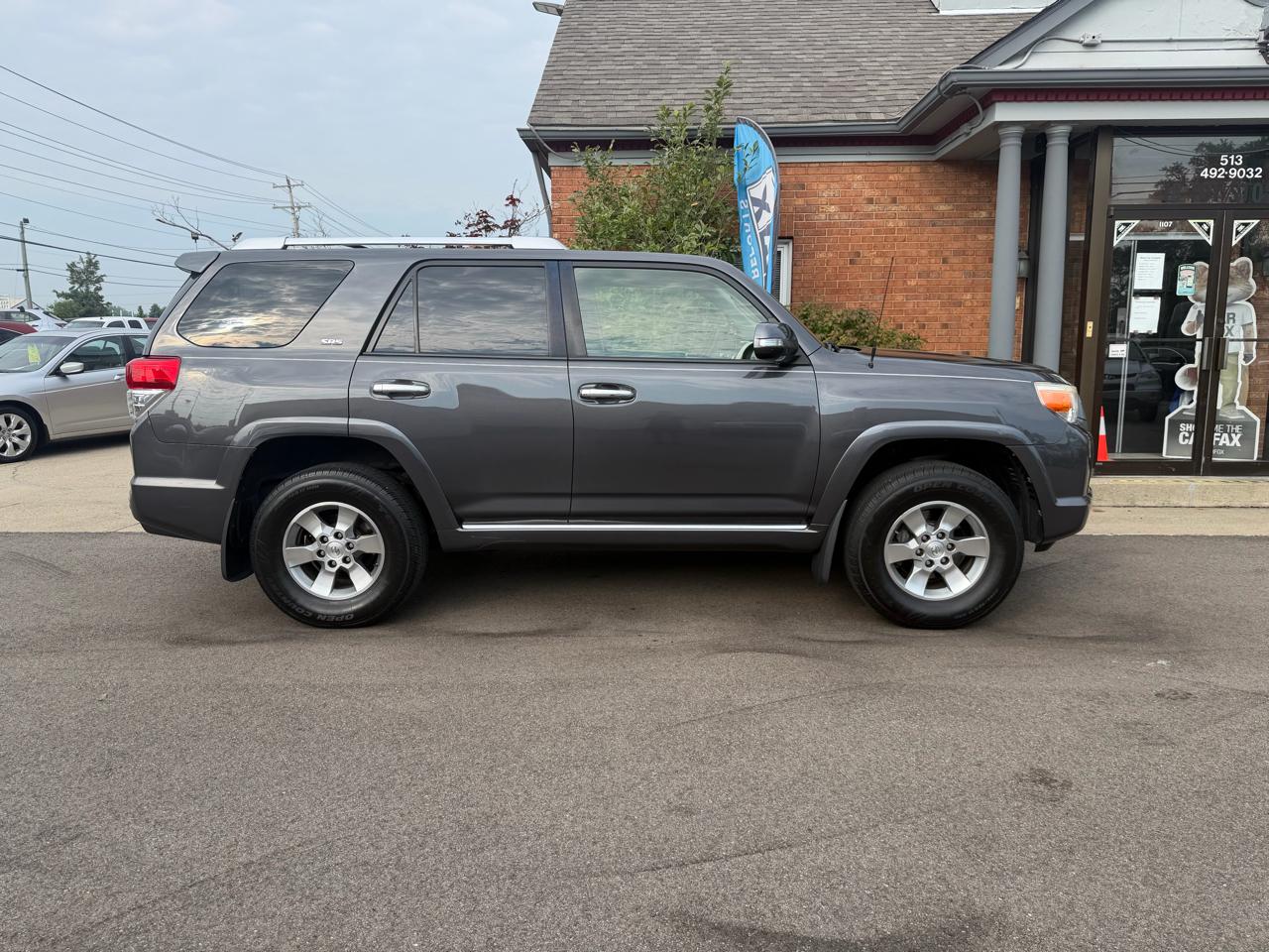 Toyota 4Runner SR5 4WD 2013