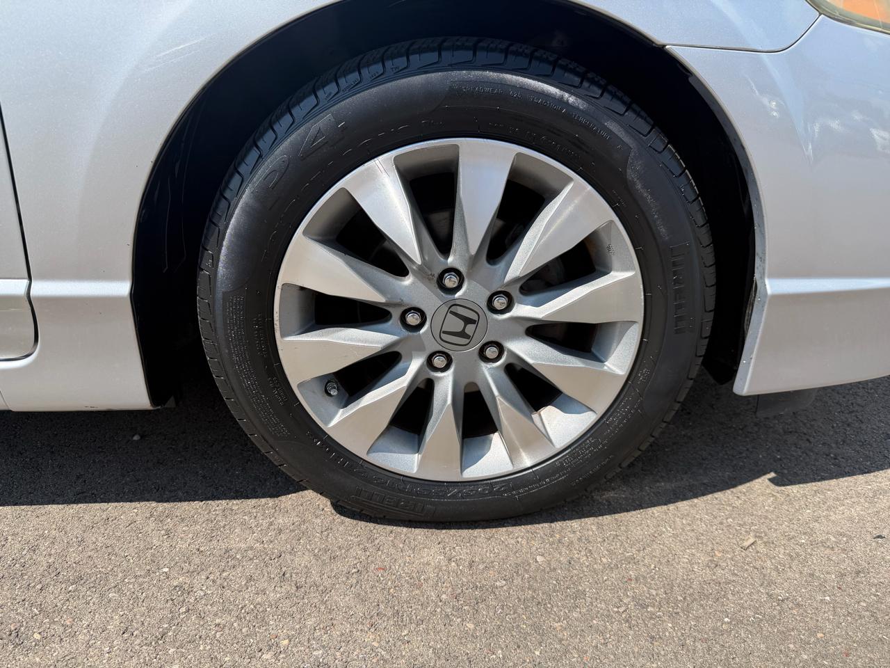 Honda Civic EX Sedan 5-Speed AT 2011
