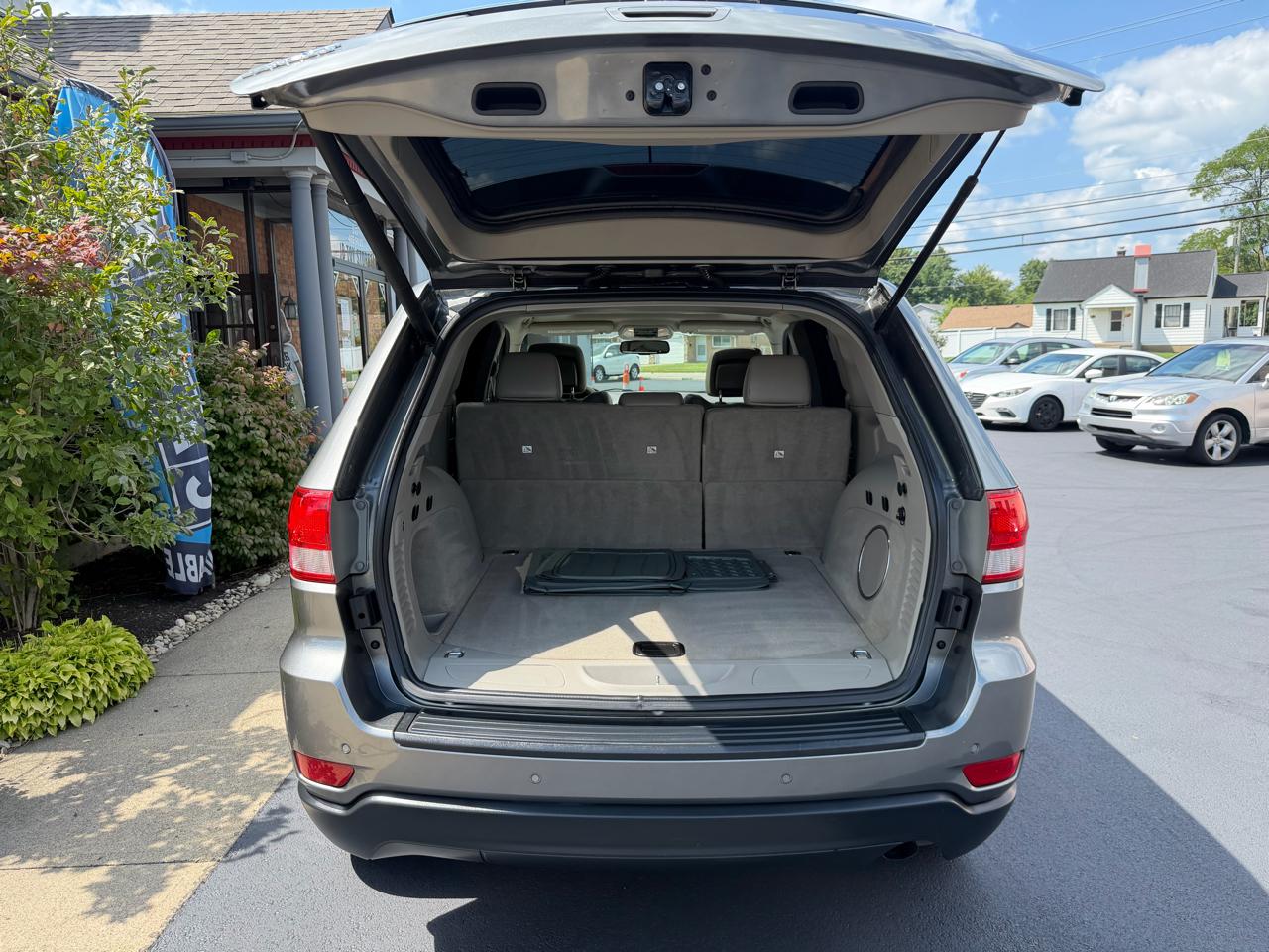 Jeep Grand Cherokee Laredo 4WD 2013